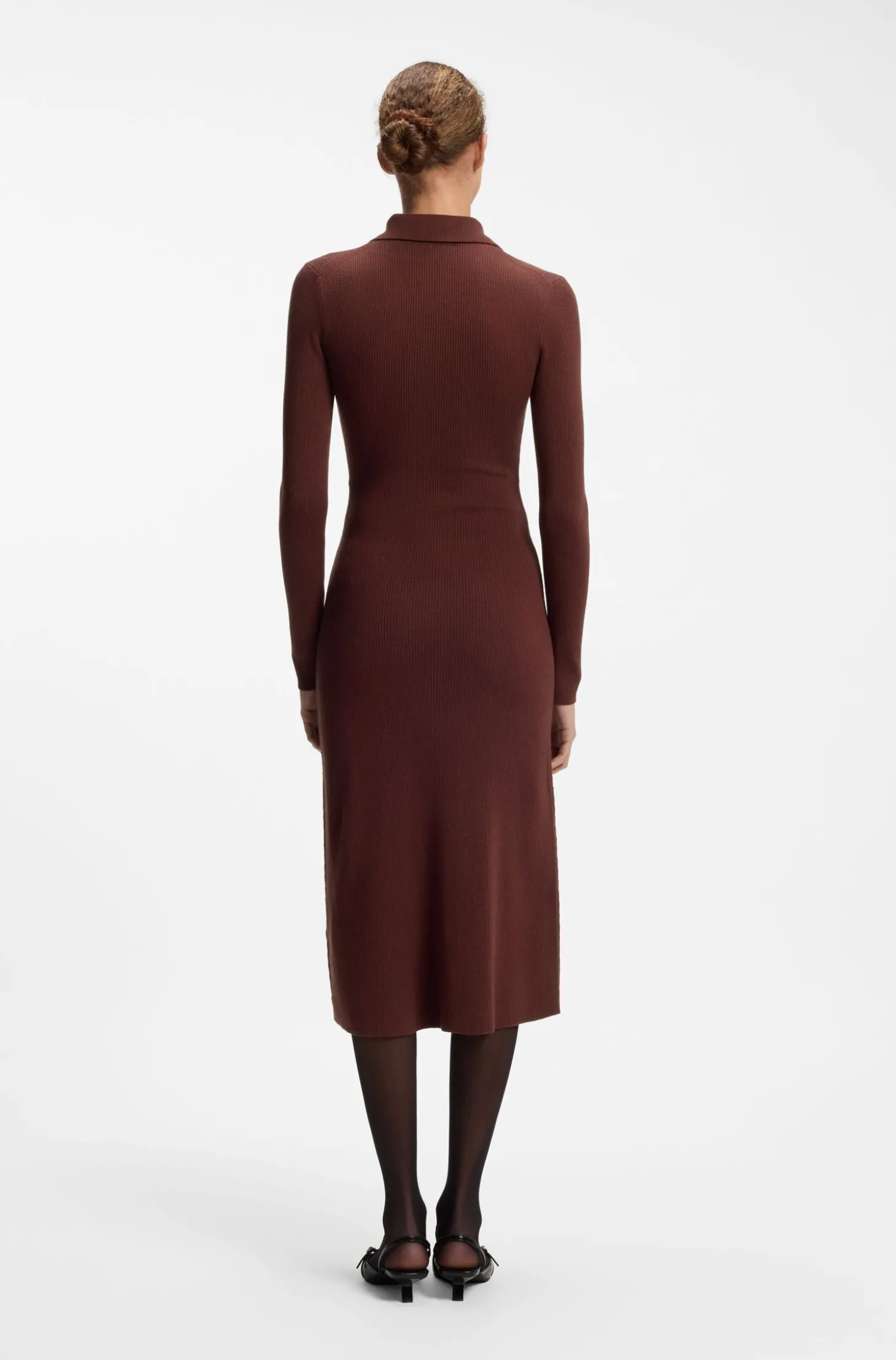 Slim-Fit Midikleid mit Polokragen und Schlüsselloch-Ausschnitt