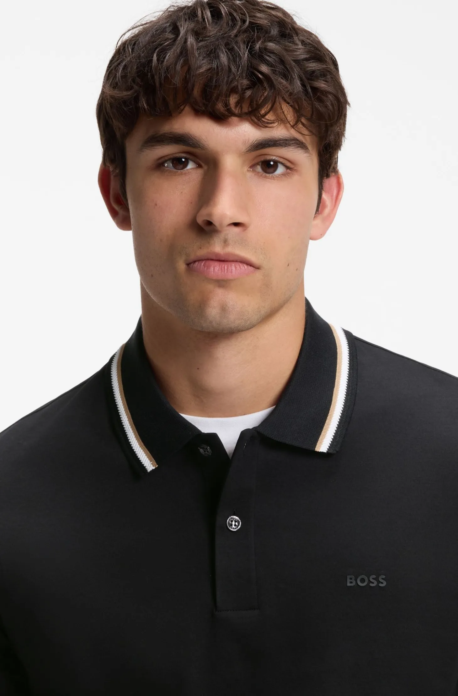 Slim-Fit Poloshirt aus Baumwolle mit gestreiftem Kragen