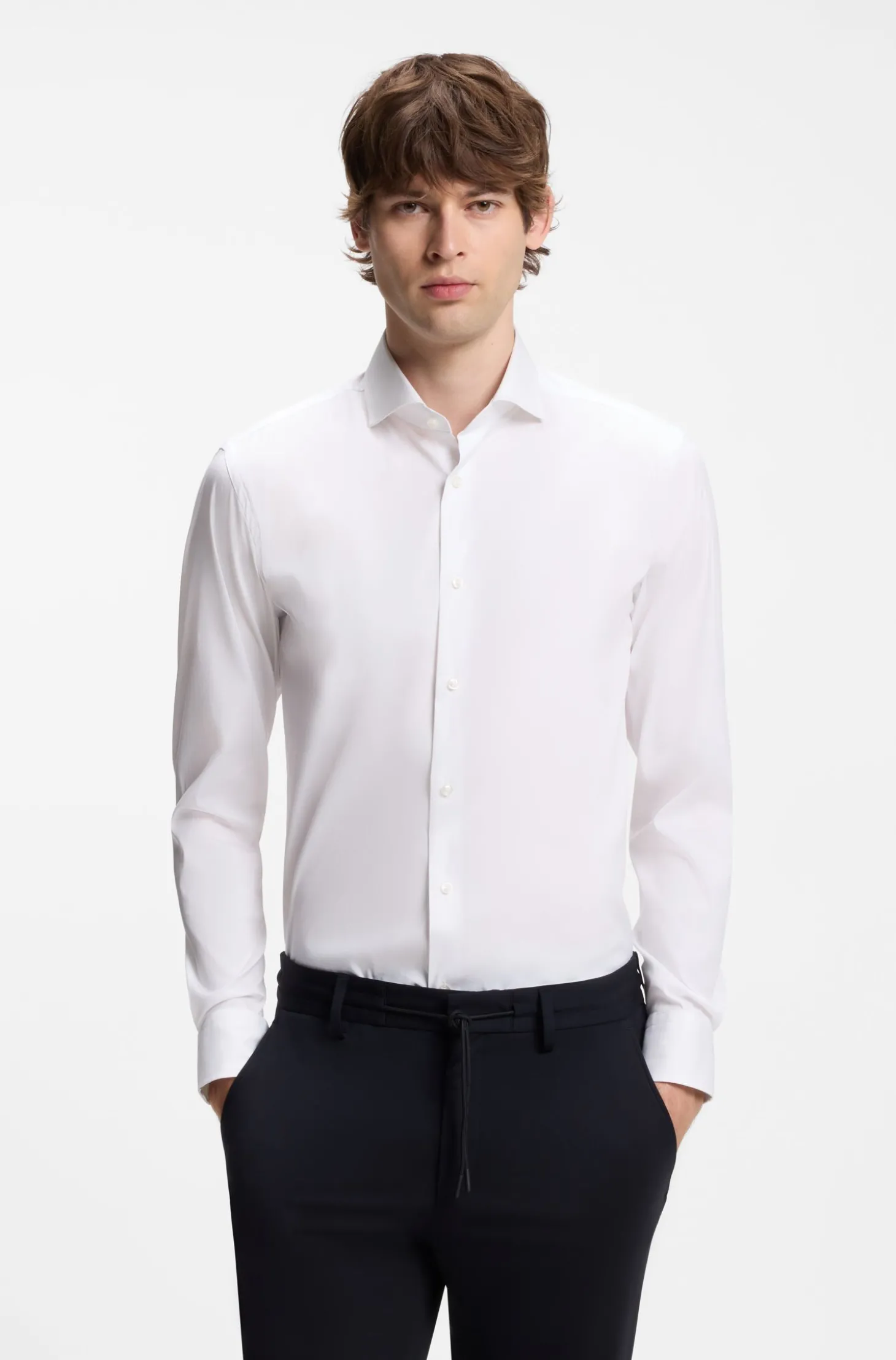 Slim-Fit Popeline-Hemd aus bügelleichtem Baumwoll-Mix