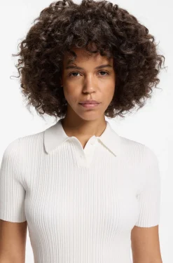 Slim-Fit Pullover mit Polokragen und Rippstruktur