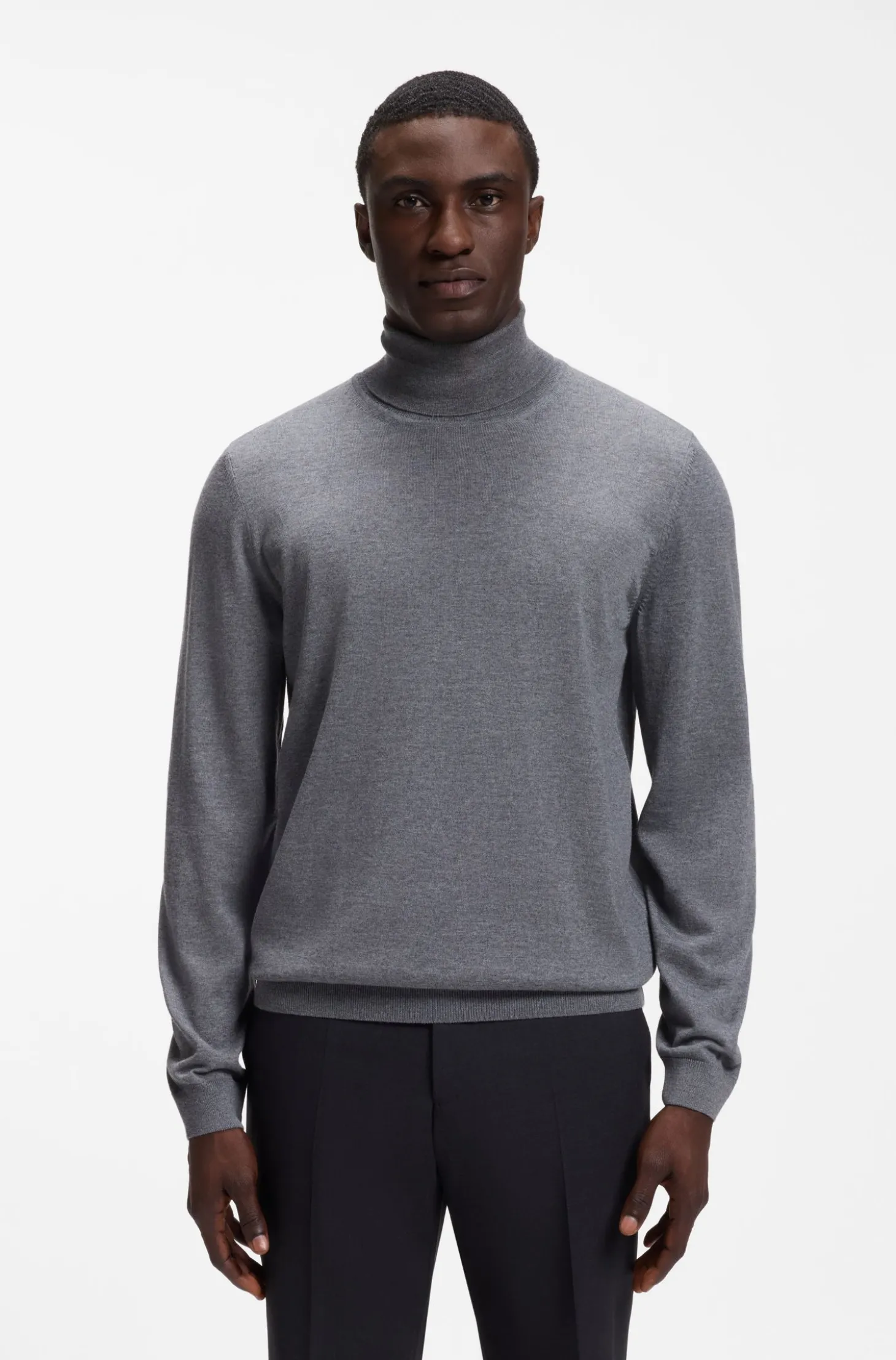 Slim-Fit Rollkragenpullover aus extrafeiner Merinowolle