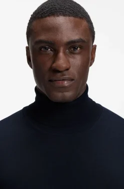 Slim-Fit Rollkragenpullover aus extrafeiner Merinowolle