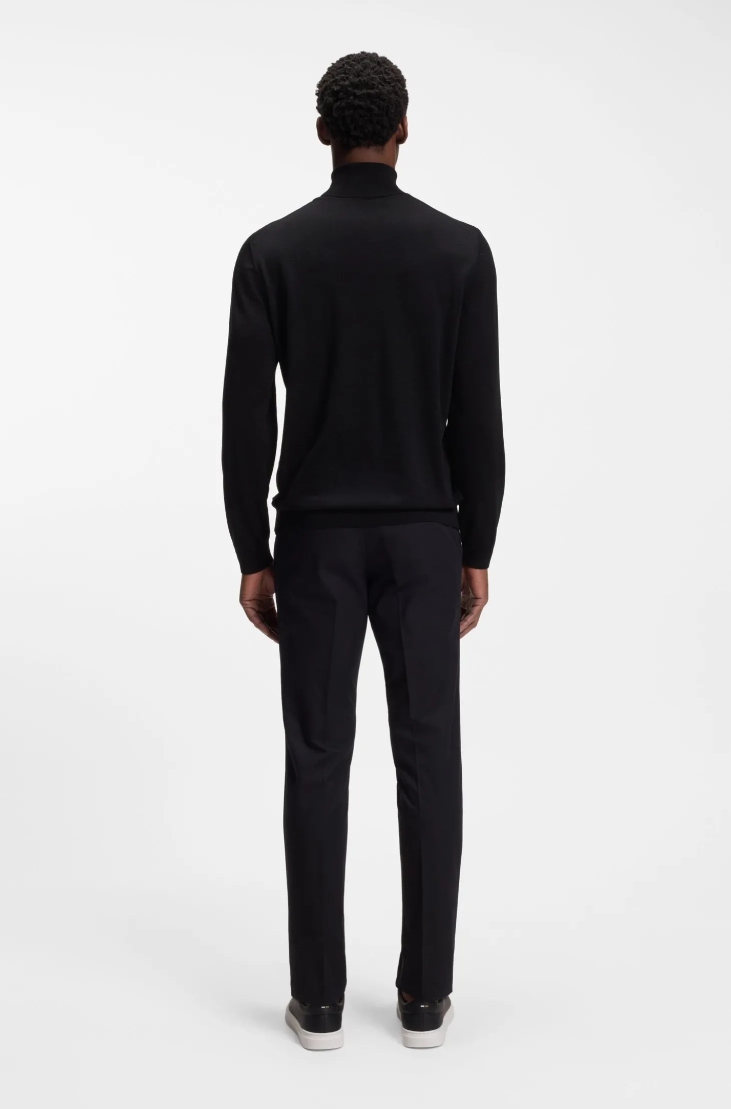 Slim-Fit Rollkragenpullover aus extrafeiner Merinowolle