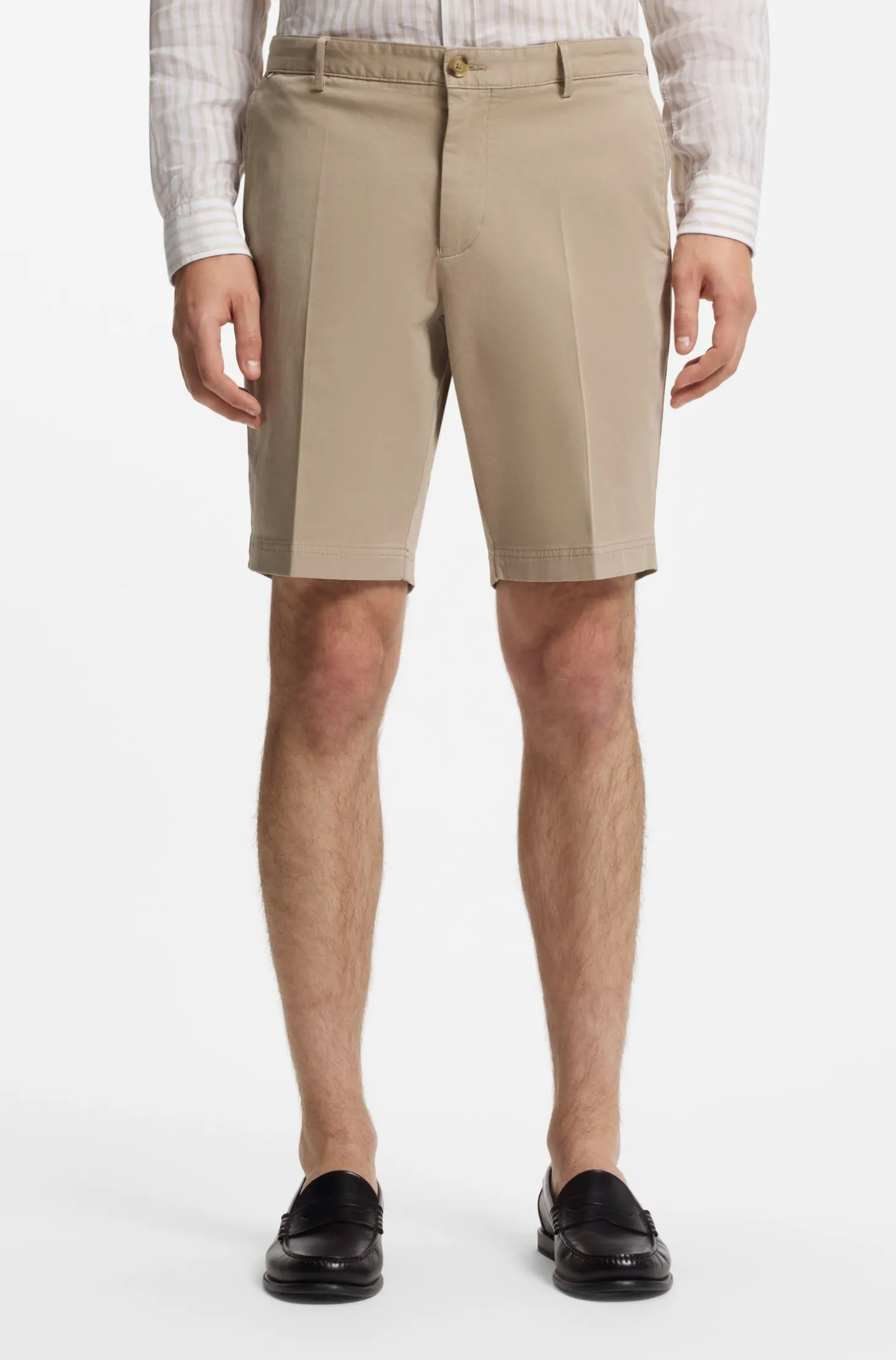 Slim-Fit Shorts aus elastischer Baumwoll-Gabardine