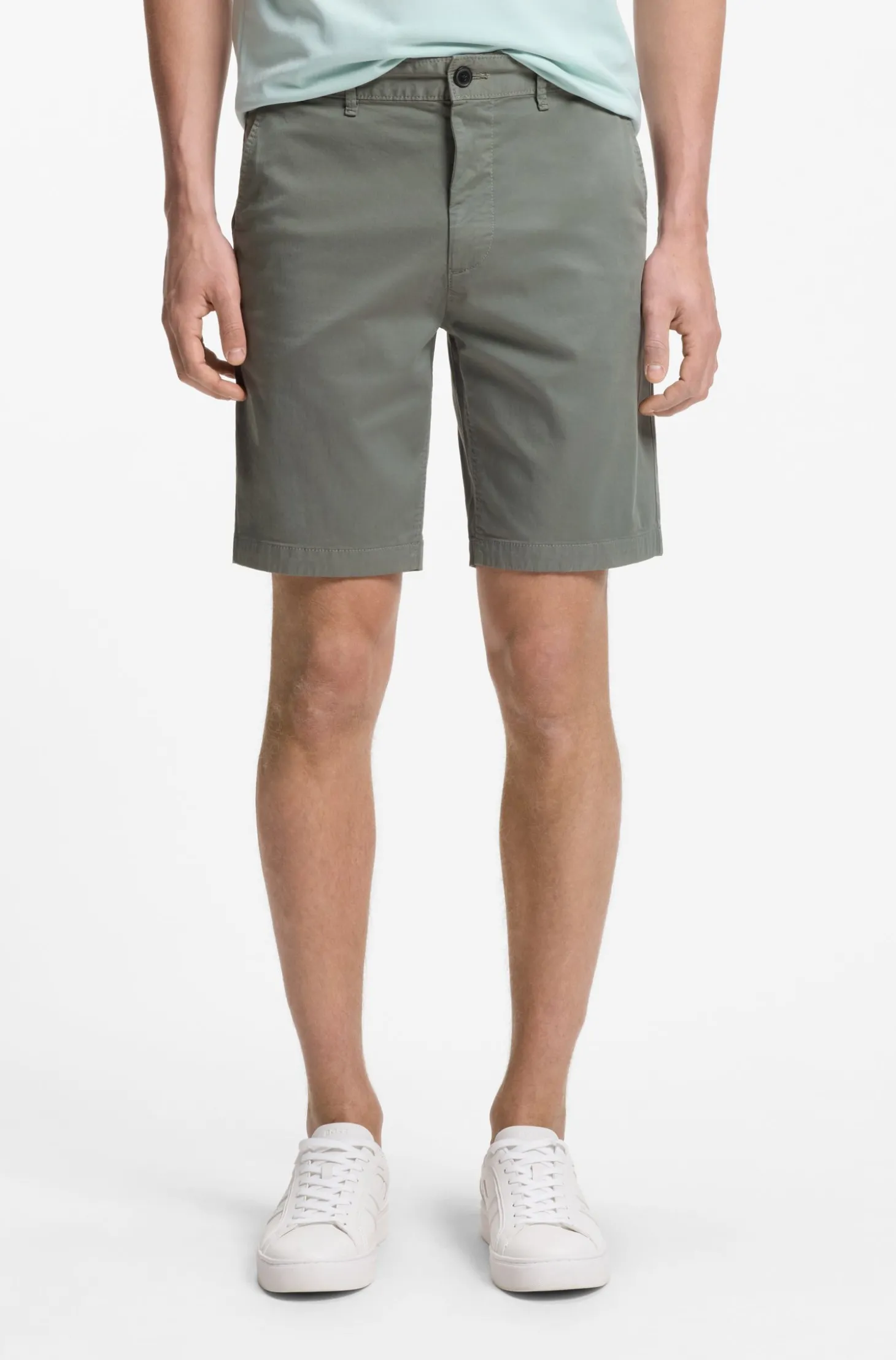 Slim-Fit Shorts aus elastischem Baumwoll-Twill