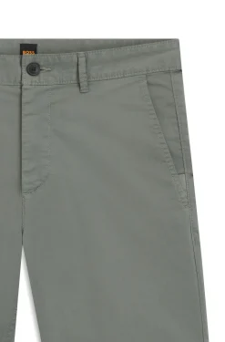 Slim-Fit Shorts aus elastischem Baumwoll-Twill