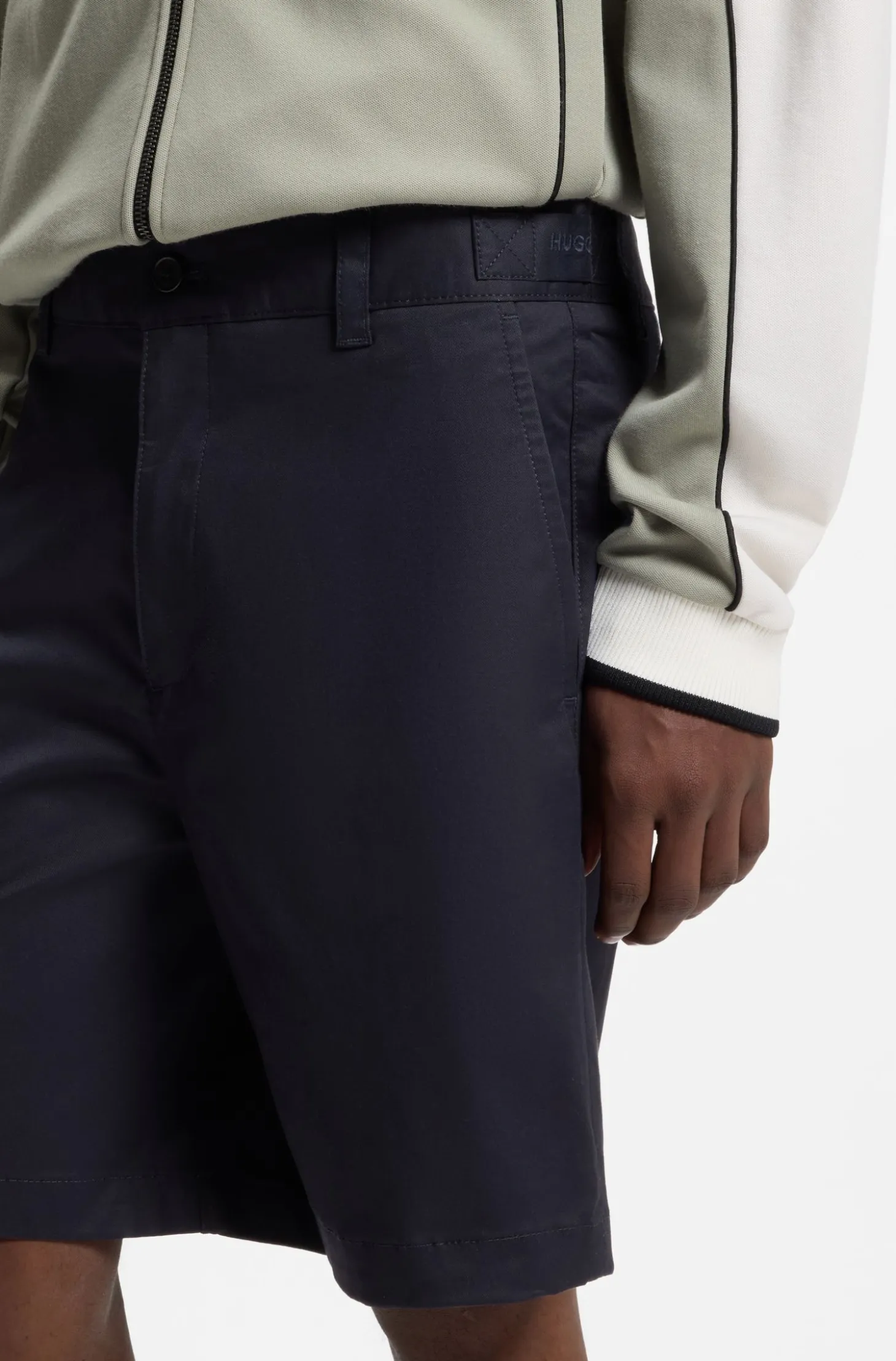 Slim-Fit Shorts aus merzerisierter Stretch-Baumwolle