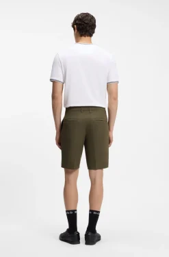 Slim-Fit Shorts aus wasserabweisendem Stretch-Gewebe
