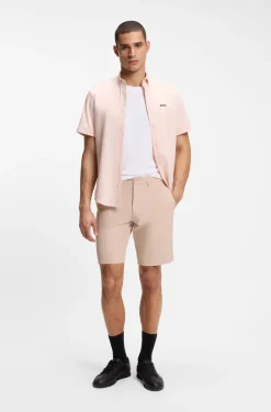 Slim-Fit Shorts aus wasserabweisendem Stretch-Gewebe