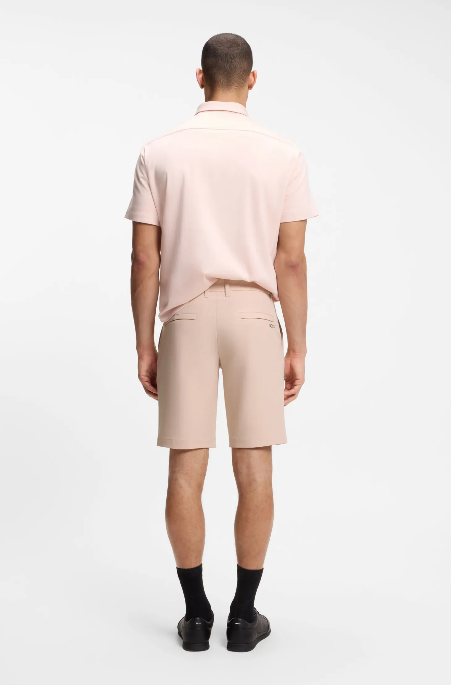 Slim-Fit Shorts aus wasserabweisendem Stretch-Gewebe
