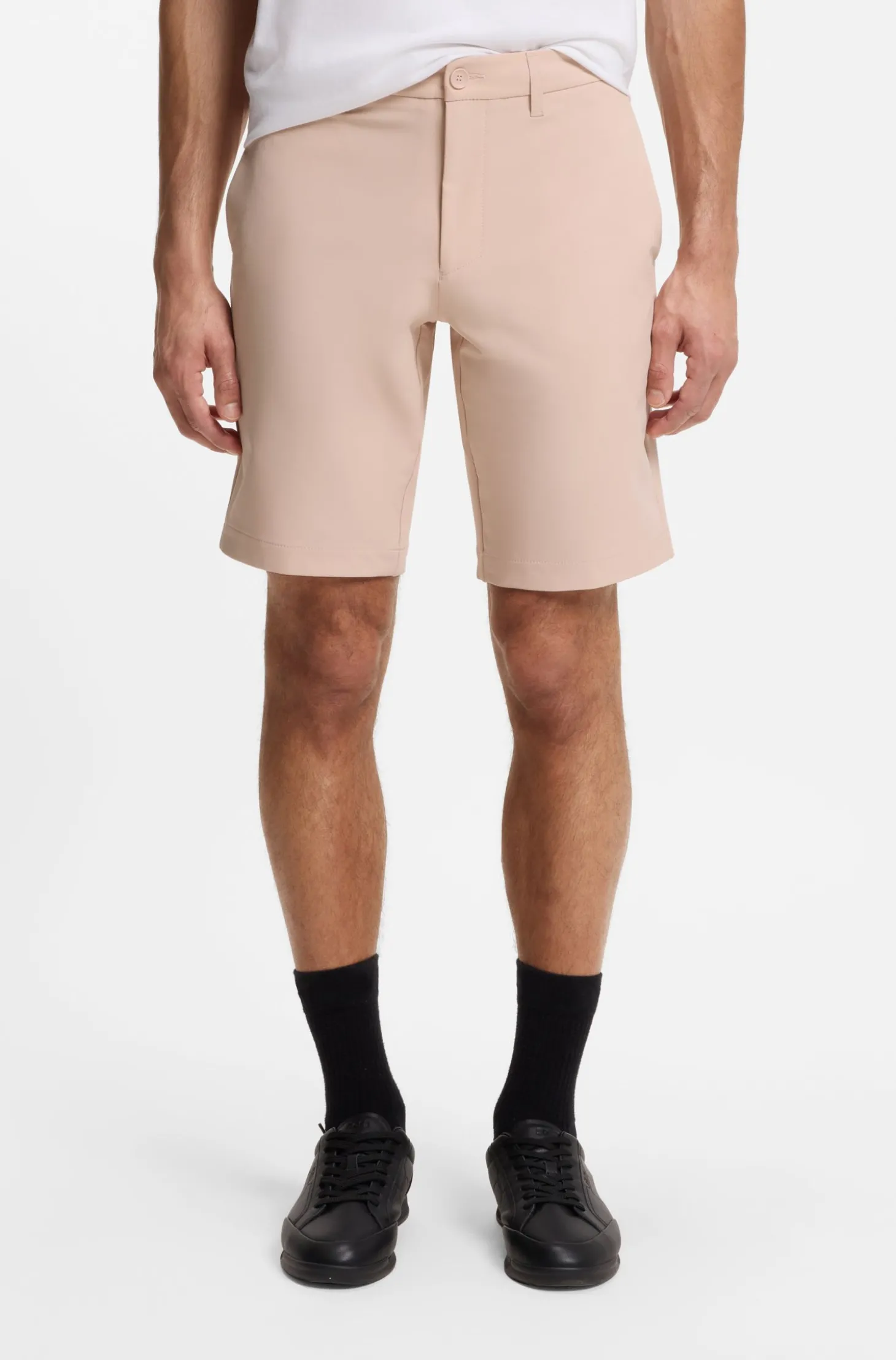 Slim-Fit Shorts aus wasserabweisendem Stretch-Gewebe
