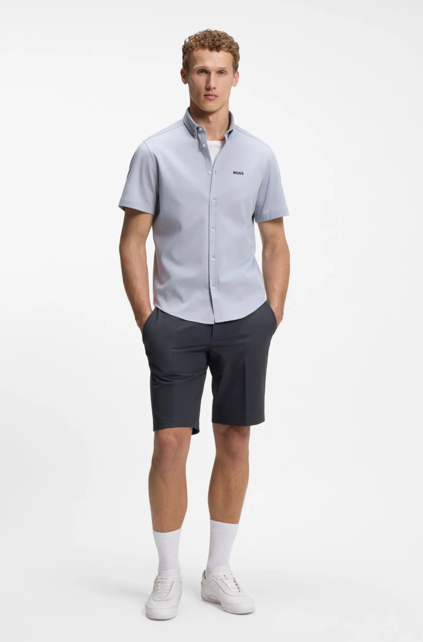 Slim-Fit Shorts aus wasserabweisendem Stretch-Gewebe