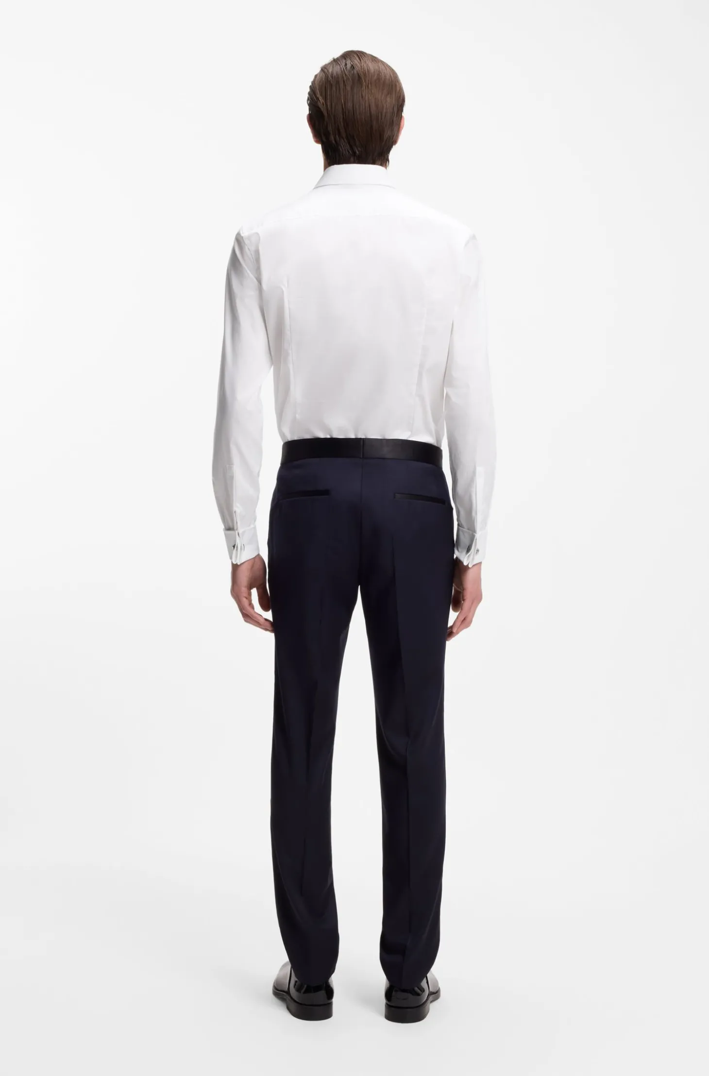 Slim-Fit Smokinghemd aus bügelleichter Stretch-Baumwolle