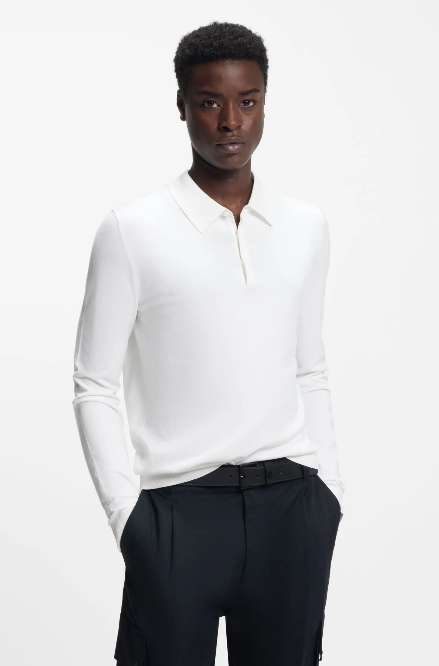Slim-Fit Strick-Poloshirt mit Logo auf der Rückseite