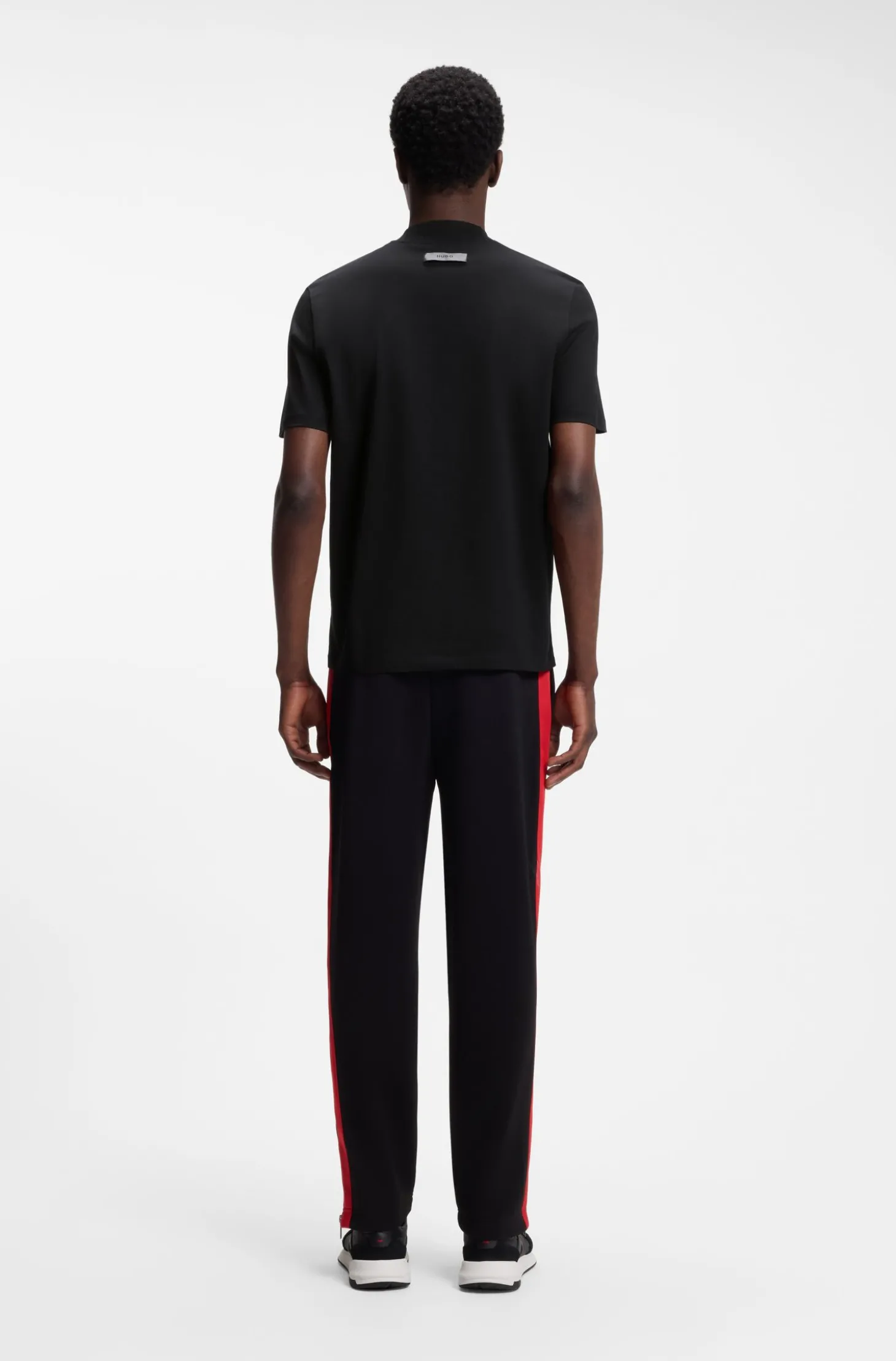 Slim-Fit T-Shirt aus Stretch-Baumwolle mit Stehkragen