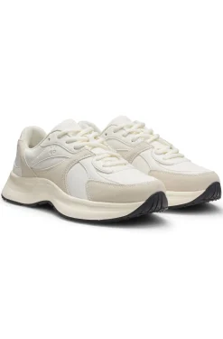 Sneakers aus Canvas, Leder und Veloursleder