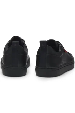 Sneakers aus Kunstleder mit rotem Logo-Etikett