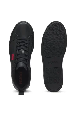 Sneakers aus Kunstleder mit rotem Logo-Etikett