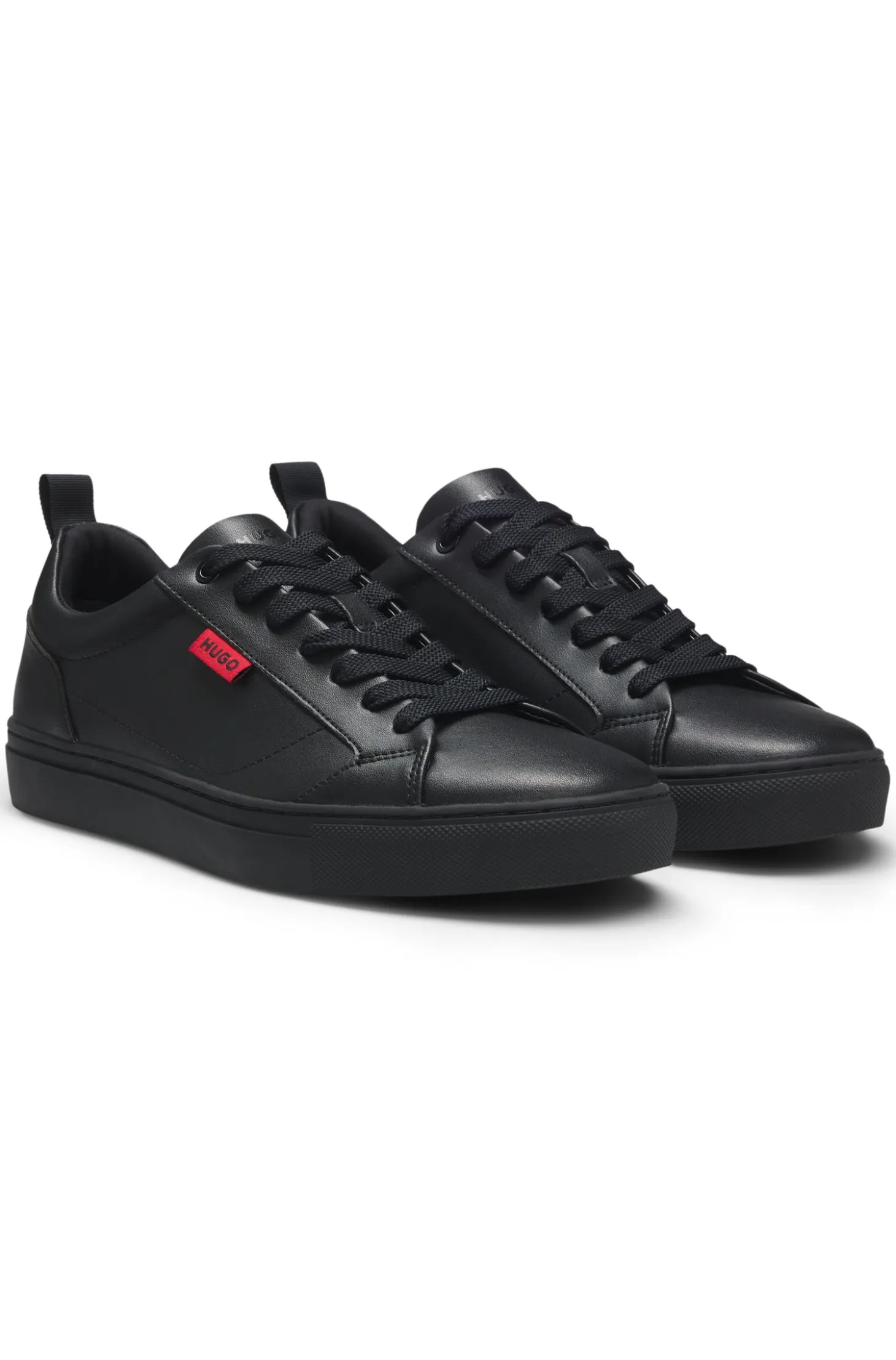 Sneakers aus Kunstleder mit rotem Logo-Etikett