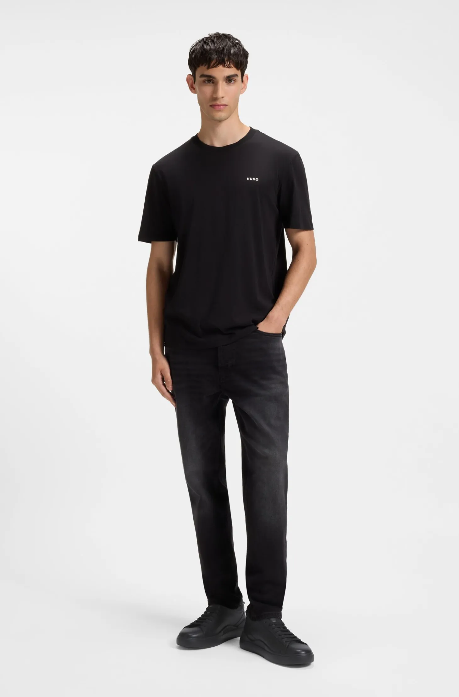 Sneakers aus Leder mit Cupsohle und roten Logo-Details