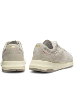 Sneakers aus strukturiertem Veloursleder mit Logo-Details