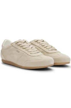 Sneakers aus Veloursleder mit Logo-Details
