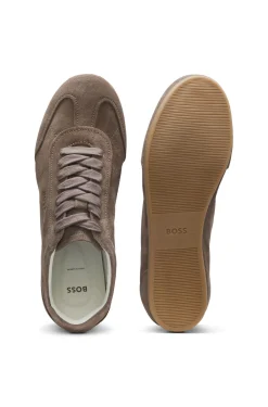 Sneakers aus Veloursleder mit Logo-Details