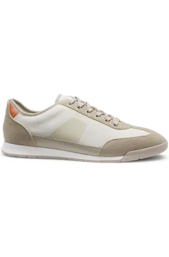 Sneakers aus verschiedenen Materialien mit gerippter Laufsohle