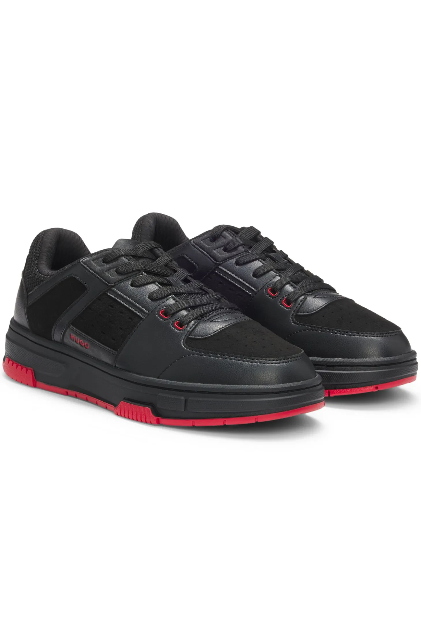 Sneakers mit Mesh und Kunstleder