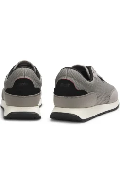 Sneakers mit Strick-Obermaterial und Logo-Fähnchen