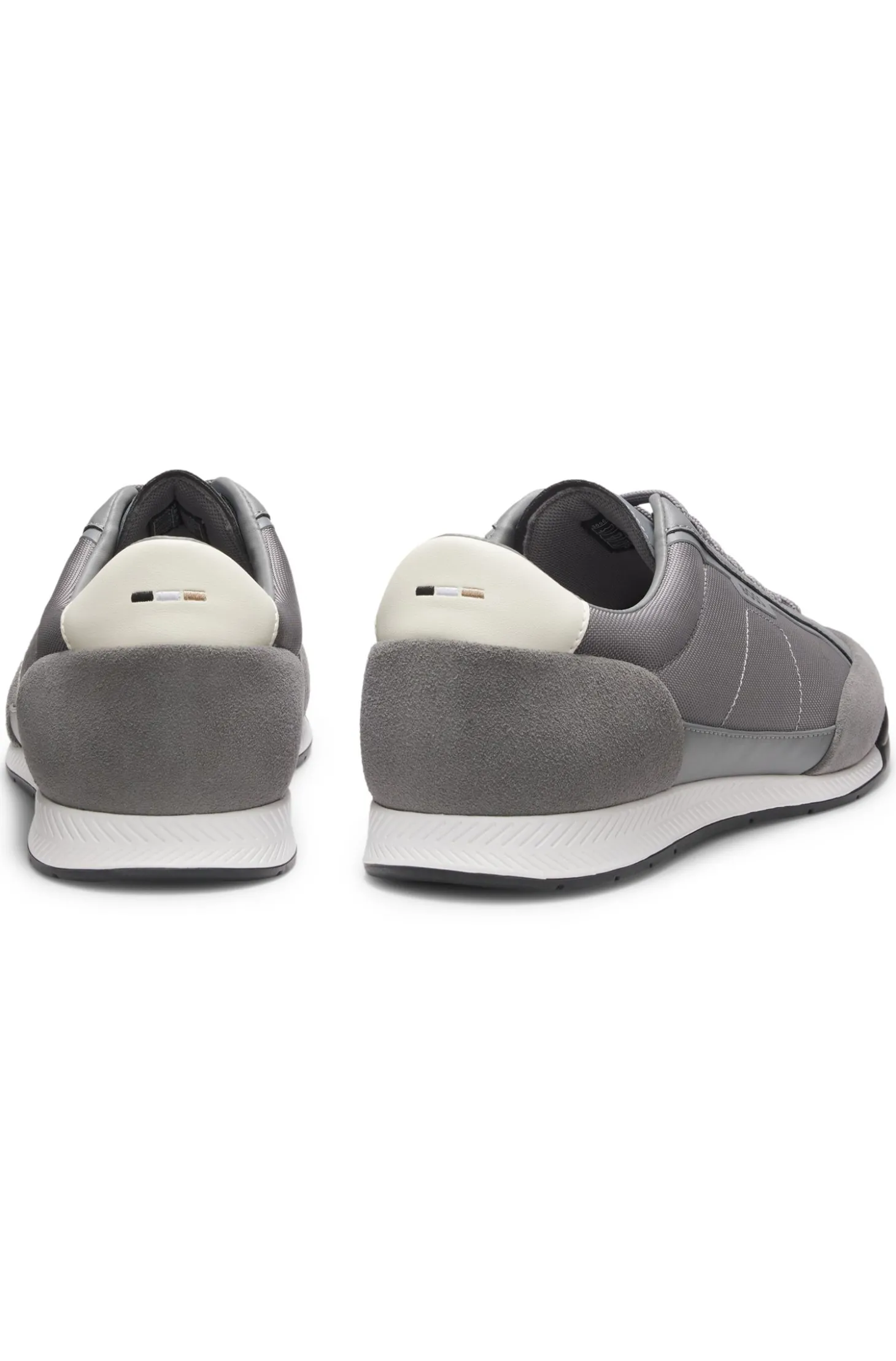 Sneakers mit Veloursleder-Besatz und gerippter Sohle