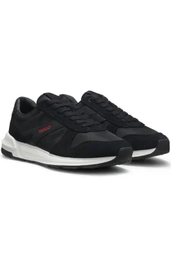 Sneakers mit Veloursleder-Besatz und Logo-Details