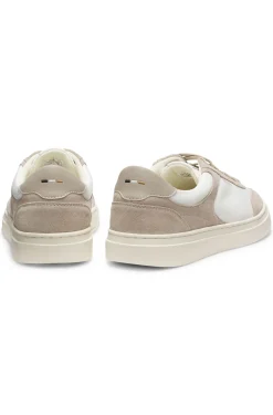 Sneakers mit Veloursleder-Details und Schnürung