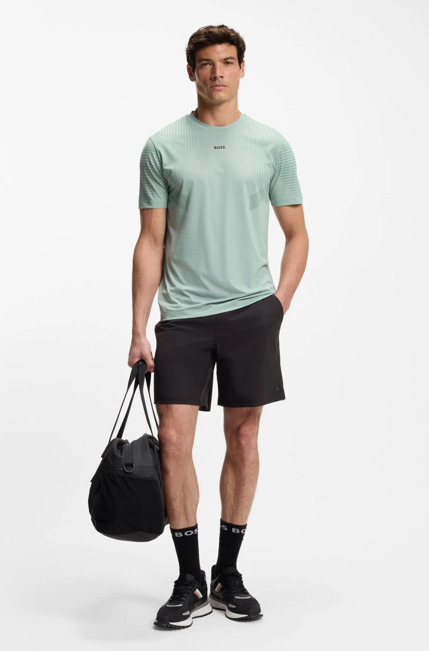 Sportive Shorts mit Vier-Wege-Stretch und wasserabweisendem Finish