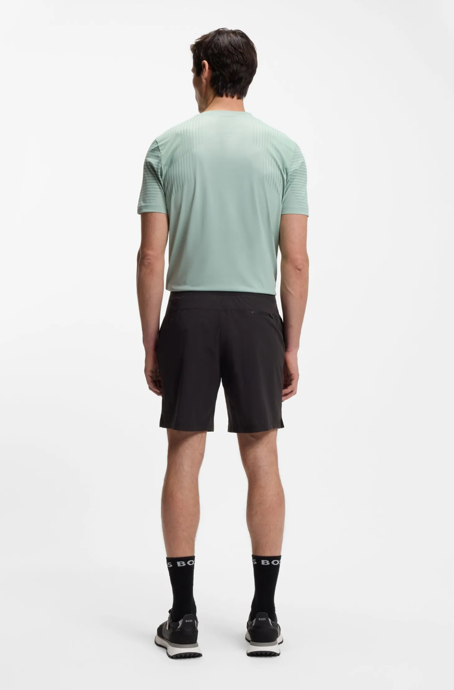 Sportive Shorts mit Vier-Wege-Stretch und wasserabweisendem Finish