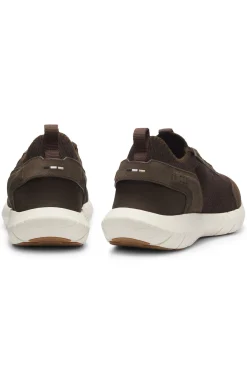 Sporty slip-on trainers with suede details