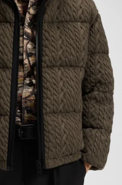 Steppjacke mit Zopfmuster-Struktur