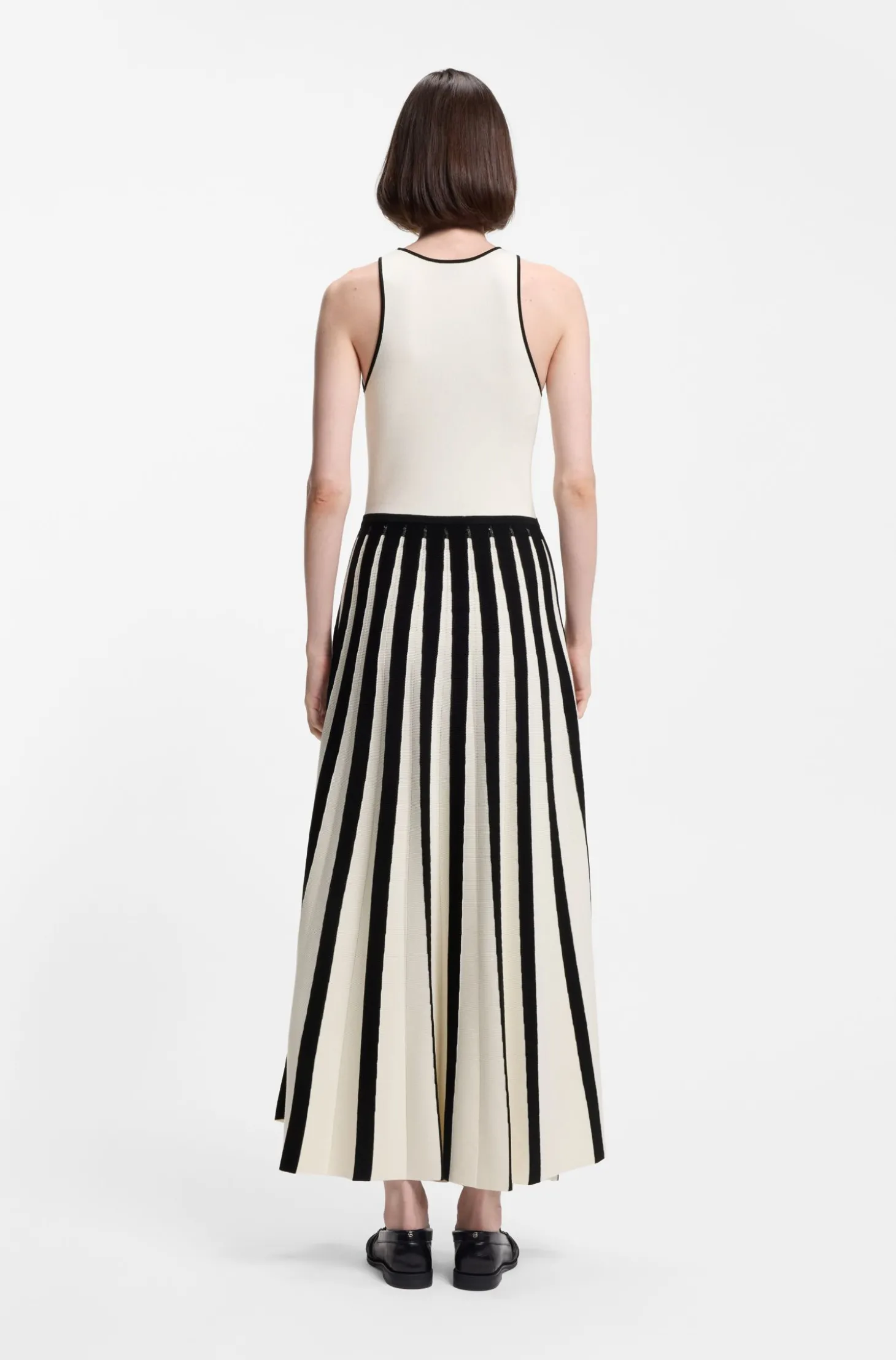 Strickkleid mit zweifarbigem Plissee-Rock
