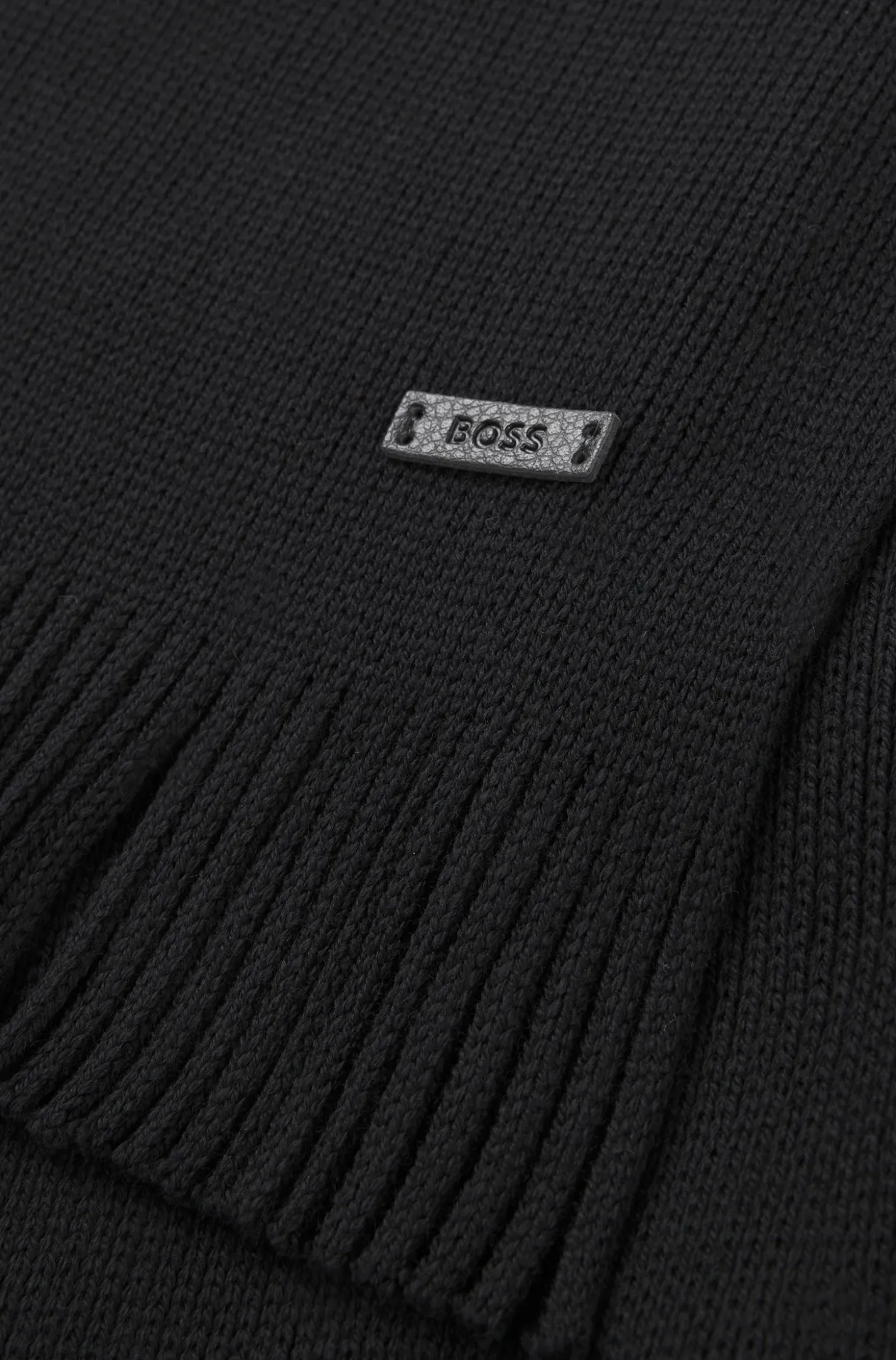 Strickschal aus Schurwolle mit Logo-Detail