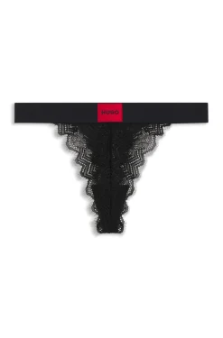 String aus Spitze mit rotem Logo-Label