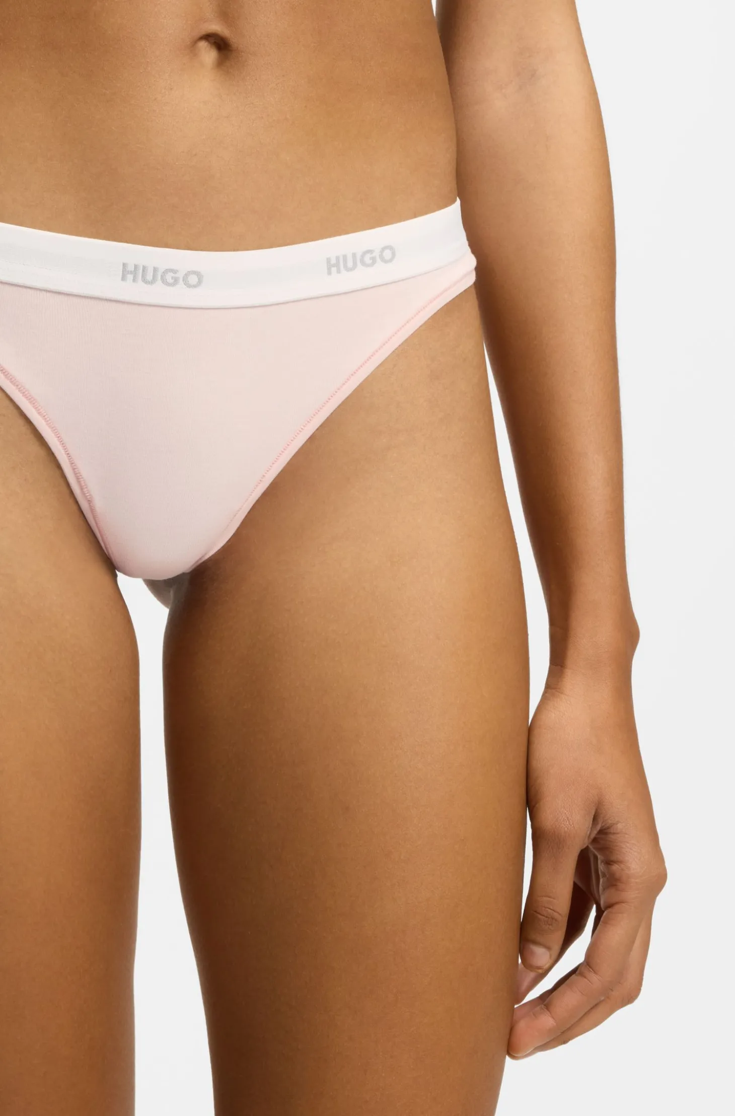 String aus Stretch-Baumwolle mit Logos am Bund