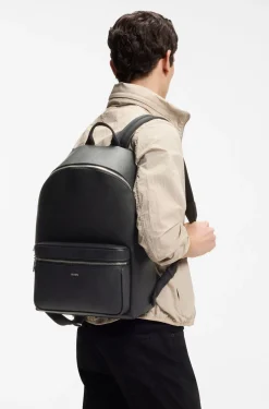 Strukturierter Rucksack mit poliertem Logo-Schriftzug