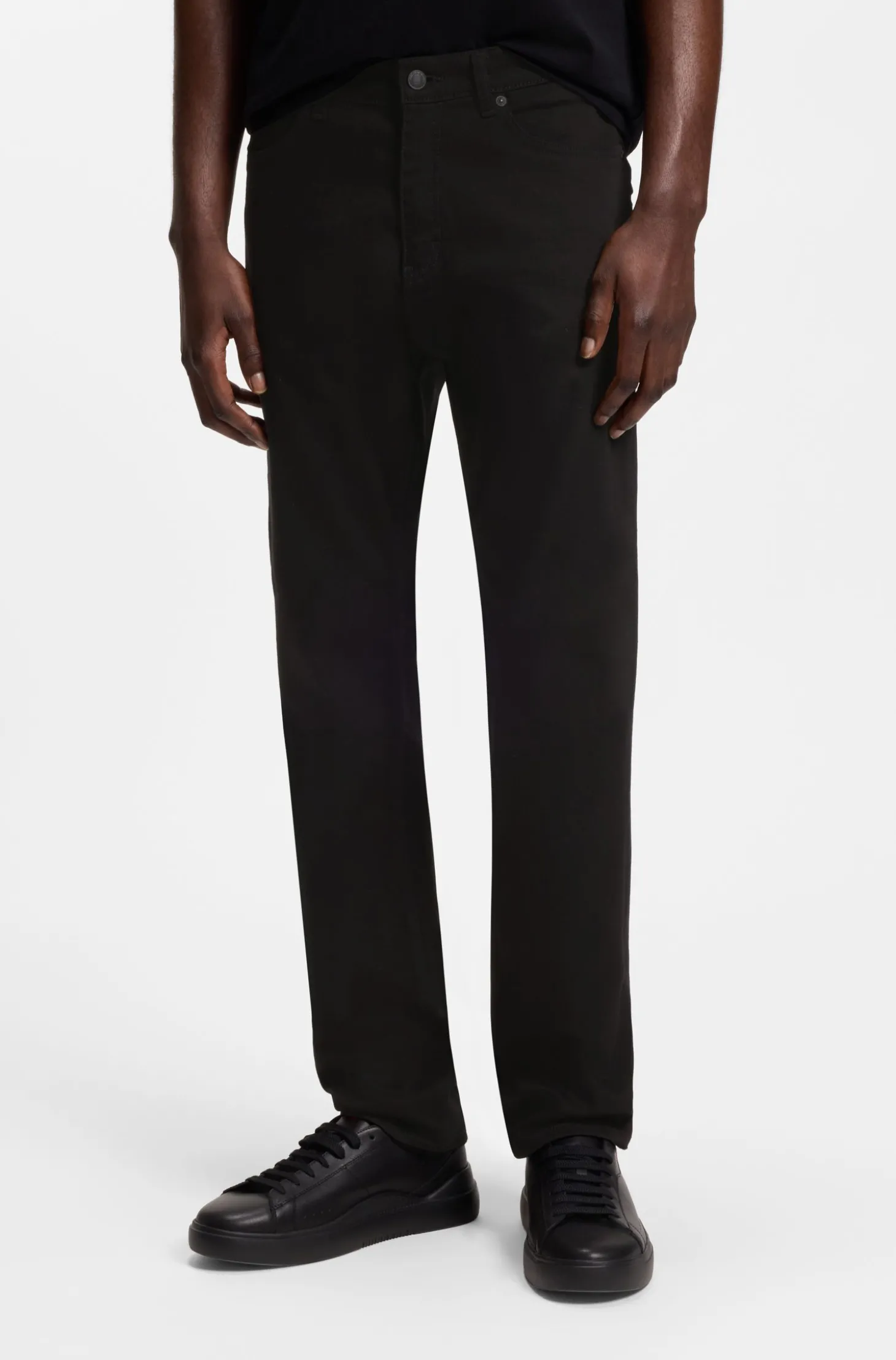 Superschwarze Slim-Fit Jeans aus Stretch-Denim