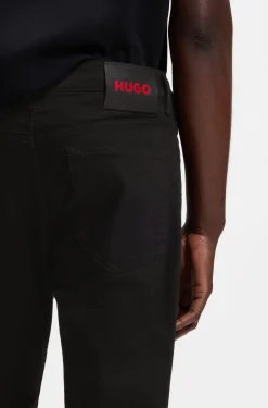 Superschwarze Slim-Fit Jeans aus Stretch-Denim
