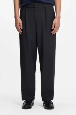 Tapered-Fit Hose aus waschmaschinenfestem Performance-Stretch-Gewebe