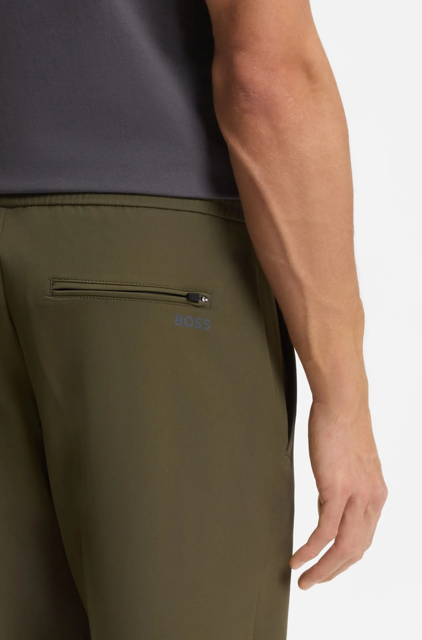 Tapered-Fit Hose aus wasserabweisendem Stretch-Gewebe