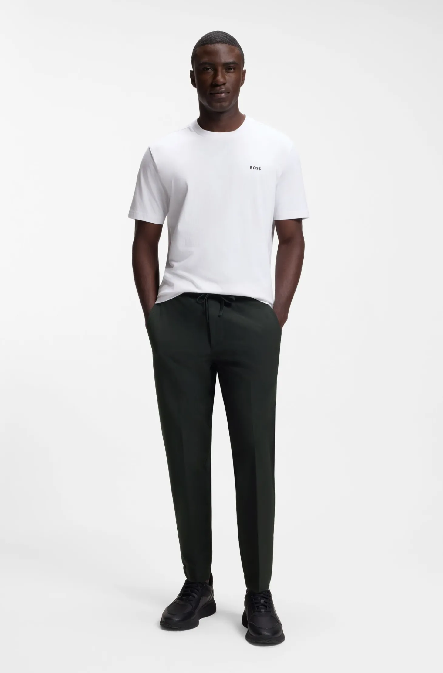 Tapered-Fit Hose aus wasserabweisendem Stretch-Gewebe