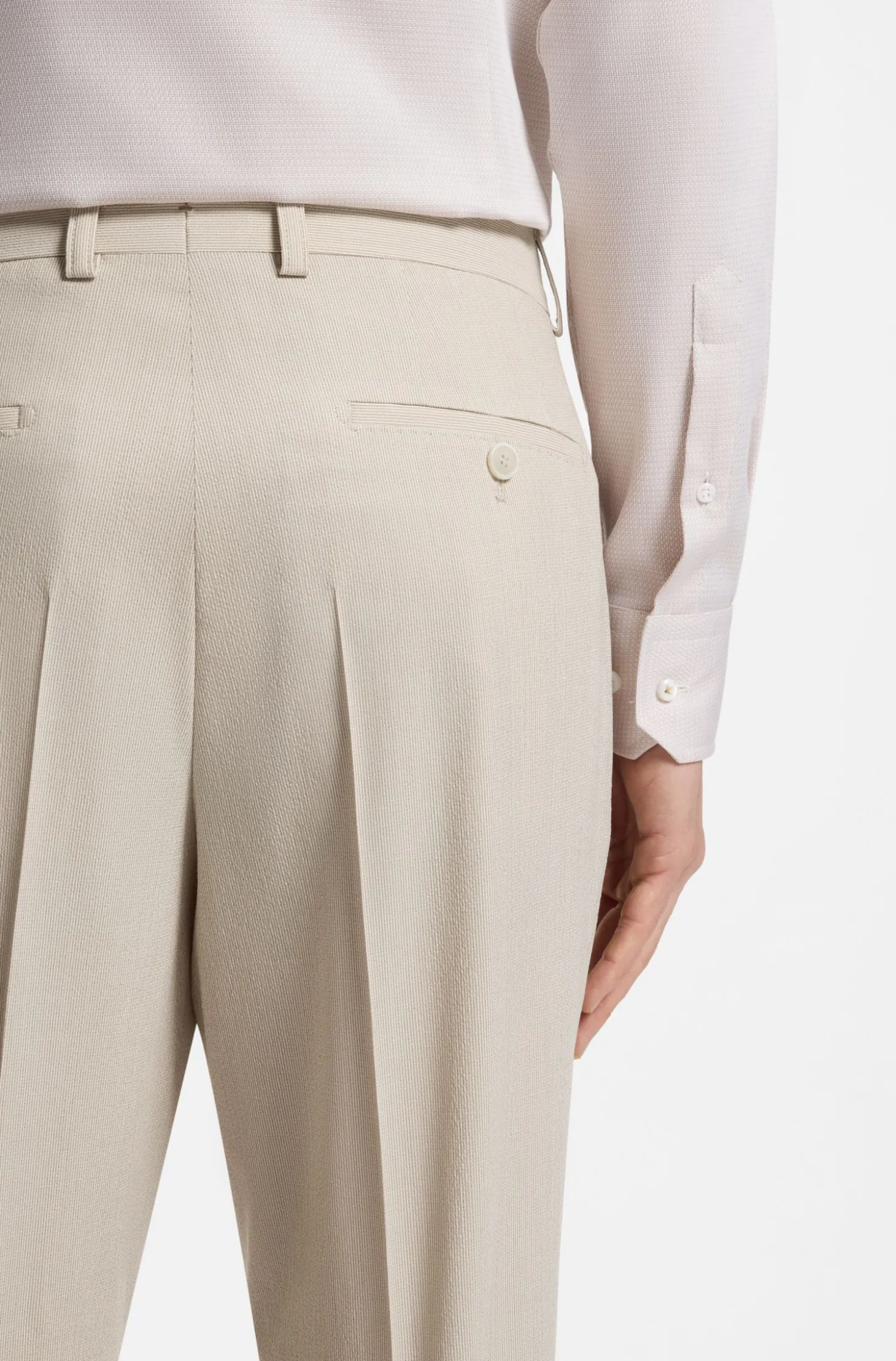 Tapered-Fit Hose aus Woll-Mix-Seersucker-Gewebe