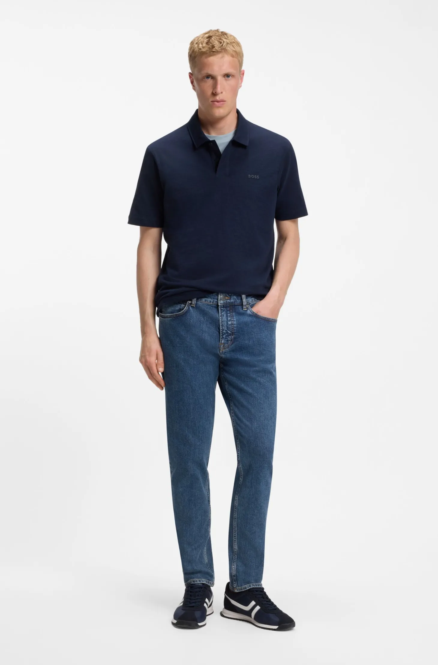 Tapered-Fit Jeans aus bequemem Stretch-Denim