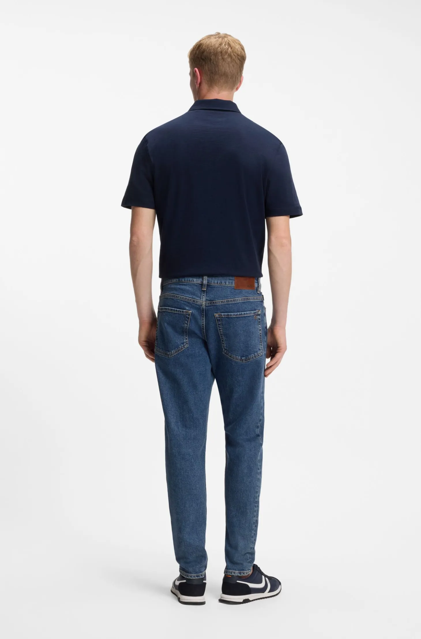 Tapered-Fit Jeans aus bequemem Stretch-Denim
